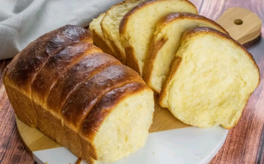 Descubre cómo hacer pan esponjoso con esta receta fácil y deliciosa. ¡Sorprende a tu familia con un pan casero perfectamente esponjoso!